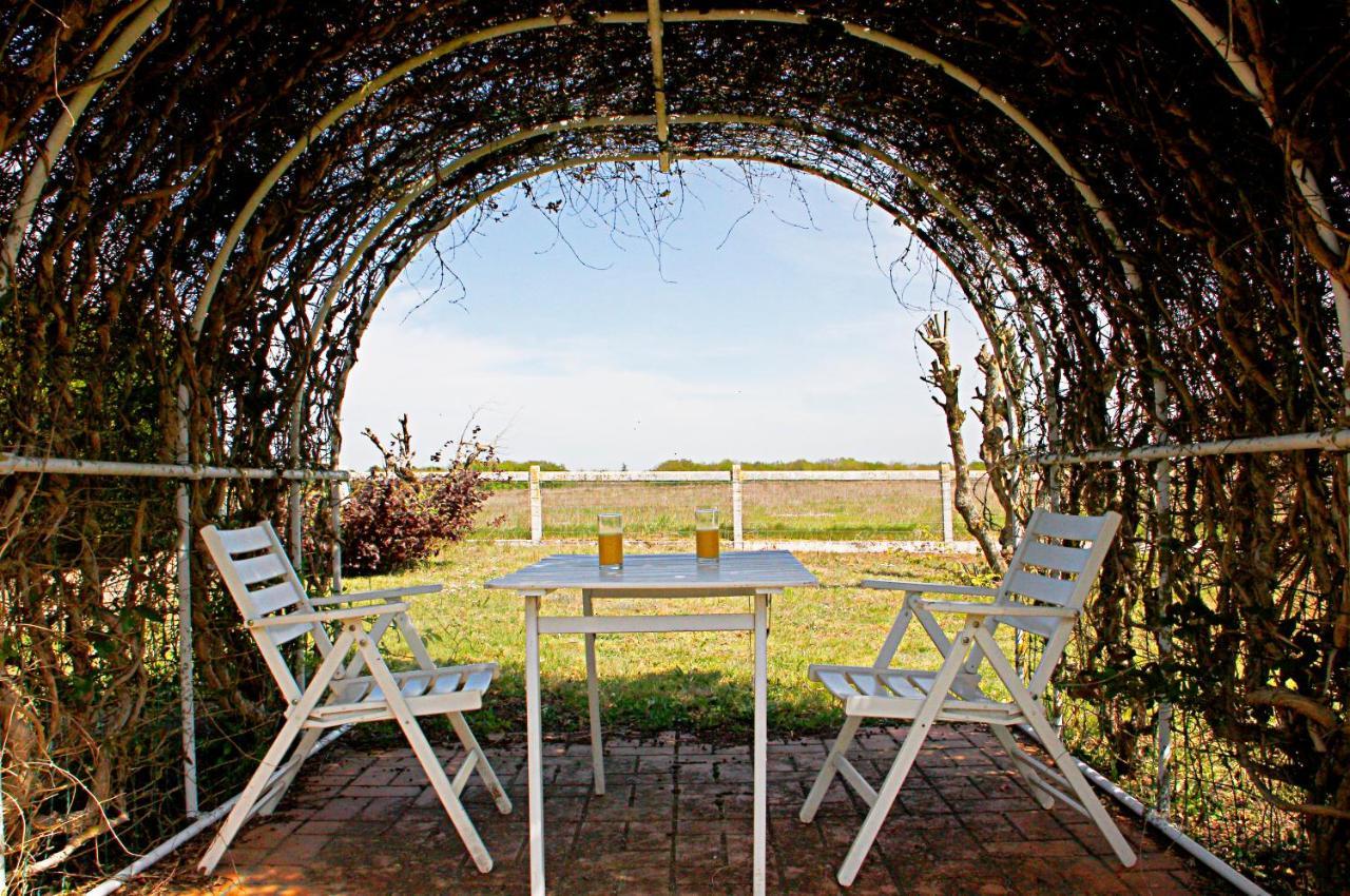 La Veuzaine Bed & Breakfast อังแซ็ง ภายนอก รูปภาพ